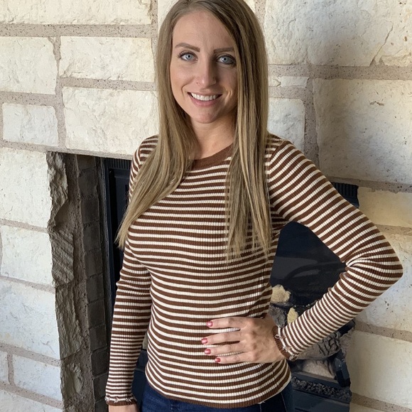 🆕 Striped Ribbed Distressed Top - Picture 1 of 3